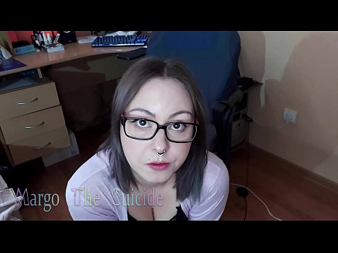 ❤️ Rapariga Sexy com Dildo de Óculos Chupa Profundamente na Câmara ❤ Pornuts em nós pt.sexycamse.top ️❤